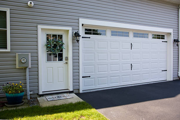 24/7 Emergency Garage Door Panel Replacement experts in Madison County County, IN